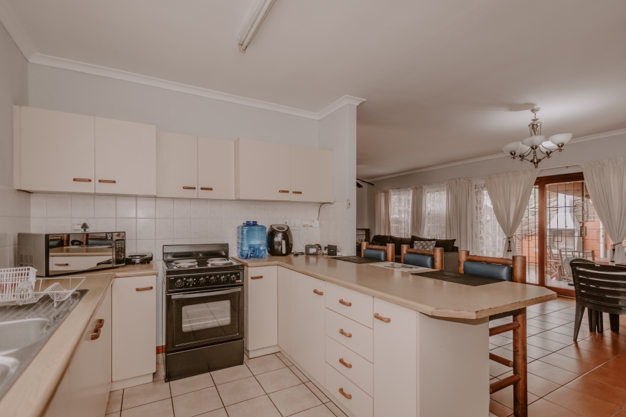 3 Bedroom Property for Sale in Jakarandas Western Cape